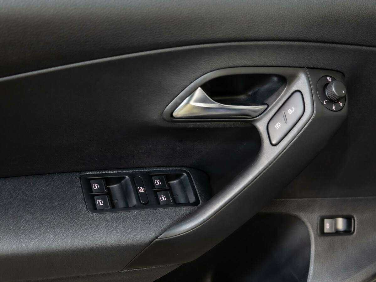 Volkswagen Polo, 2017 Фото №14