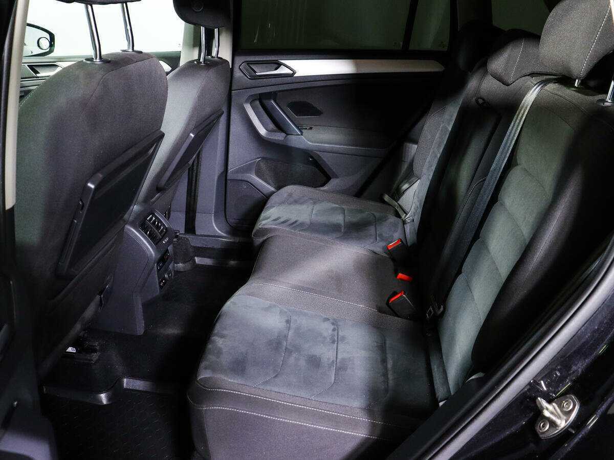 Volkswagen Tiguan, 2018 Фото №8