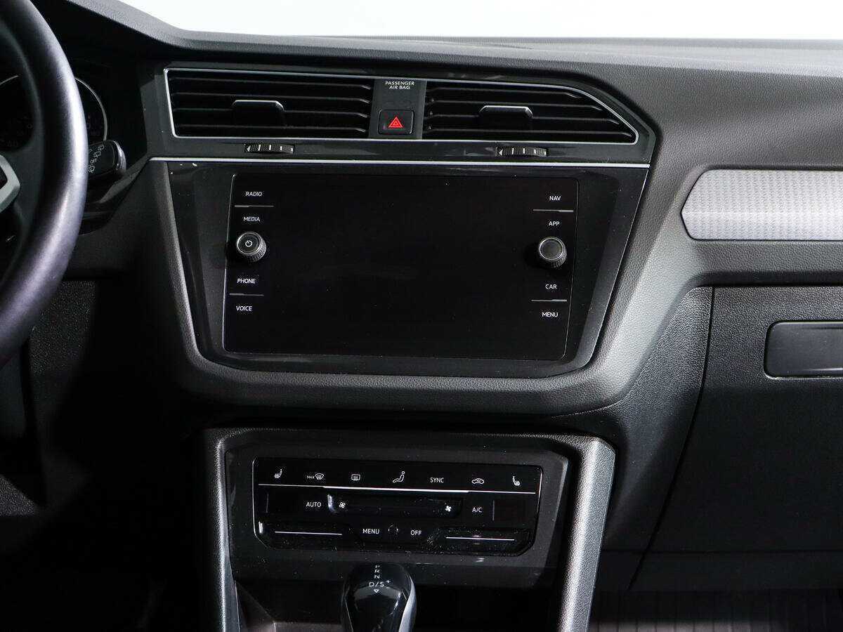 Volkswagen Tiguan, 2020 Фото №13