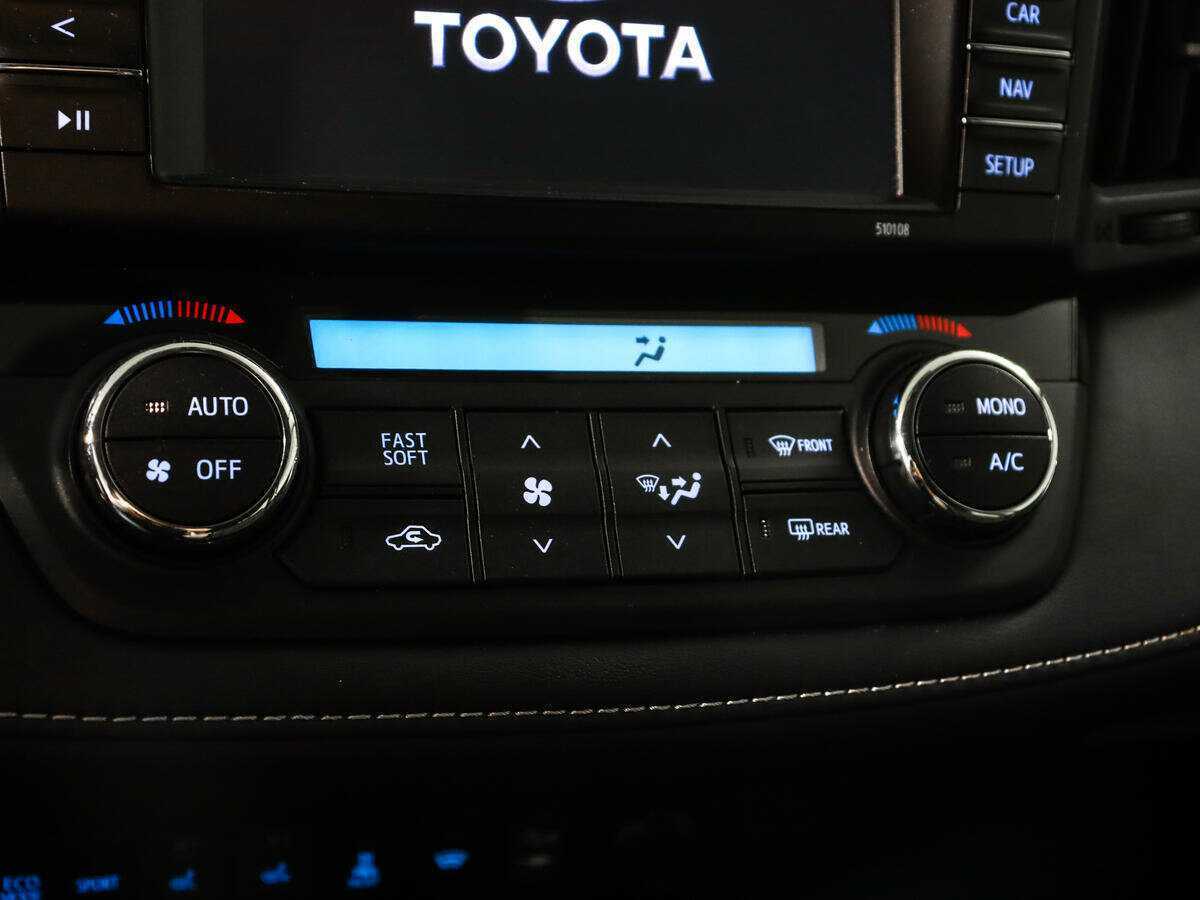 Toyota RAV4, 2019 Фото №16