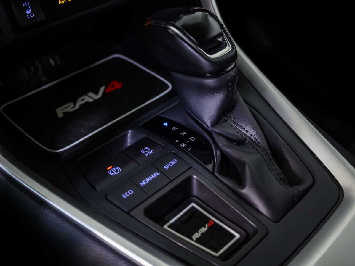 Toyota RAV4, 2020 Фото №11