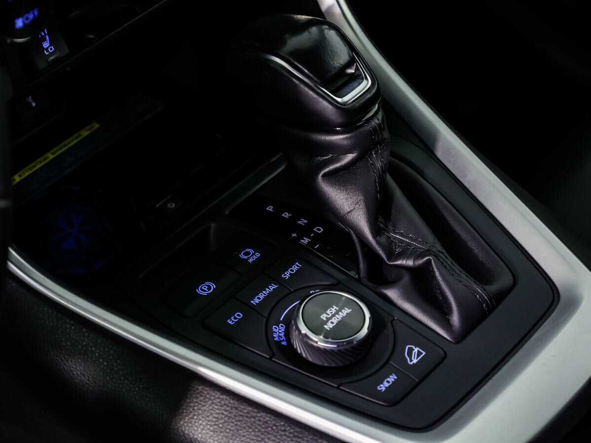 Toyota RAV4, 2021 Фото №16