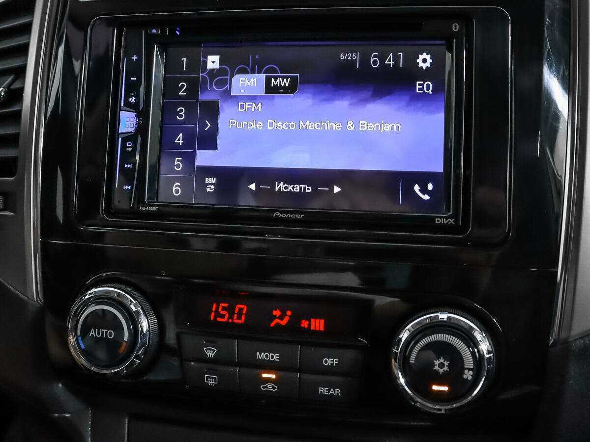 Mitsubishi Pajero, 2015 Фото №14