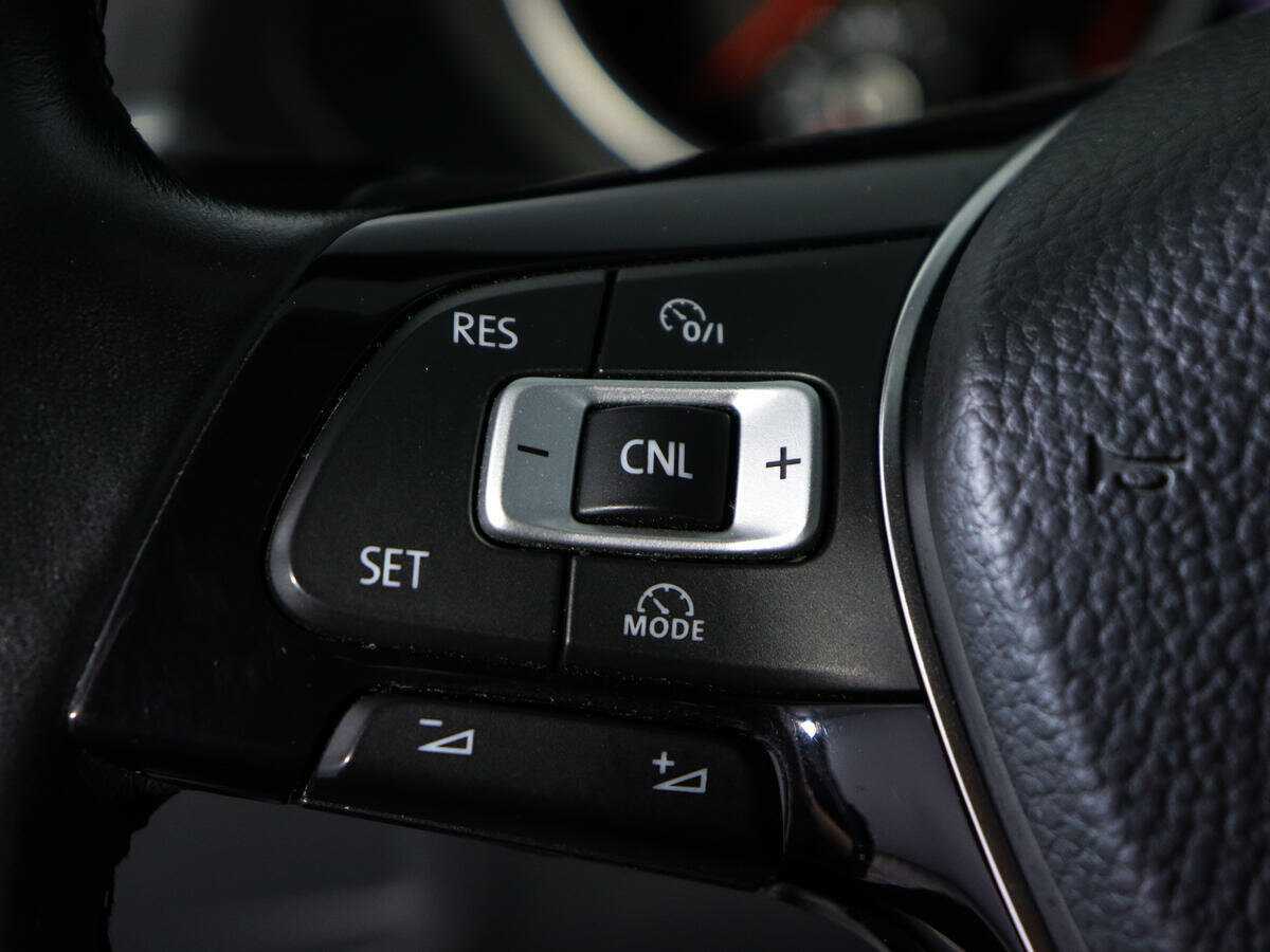 Volkswagen Tiguan, 2018 Фото №20