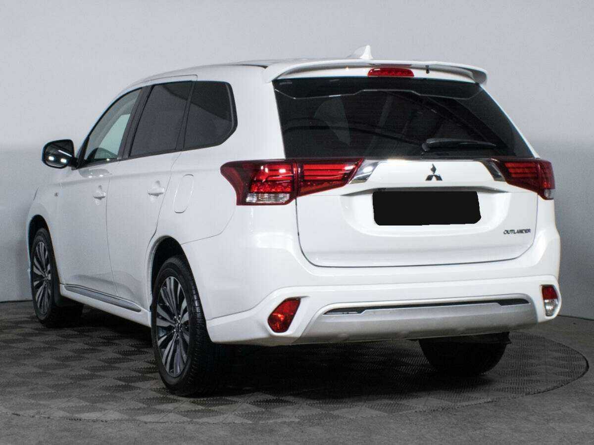 Mitsubishi Outlander, 2022 Фото №7