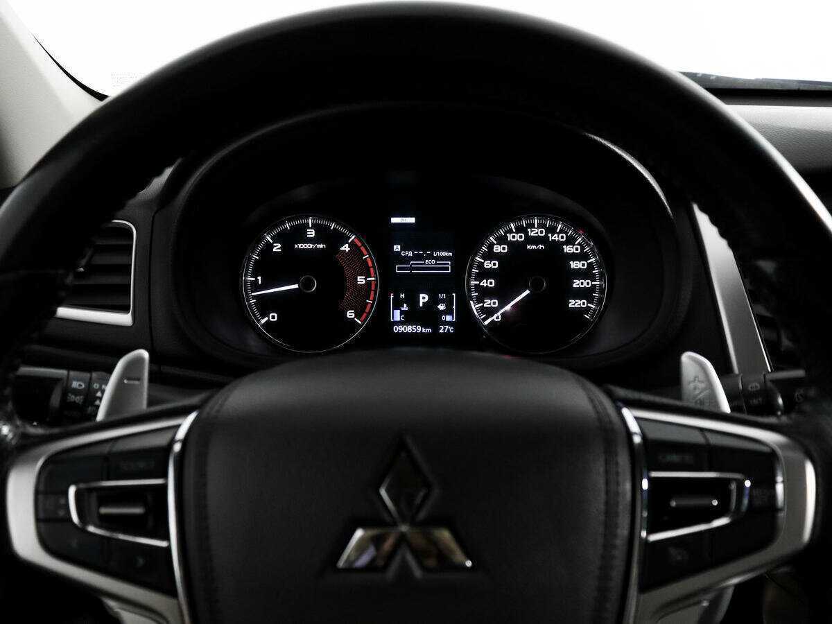 Mitsubishi Pajero Sport, 2017 Фото №19