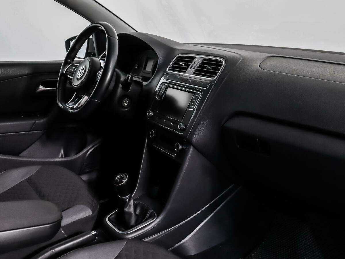 Volkswagen Polo, 2018 Фото №11