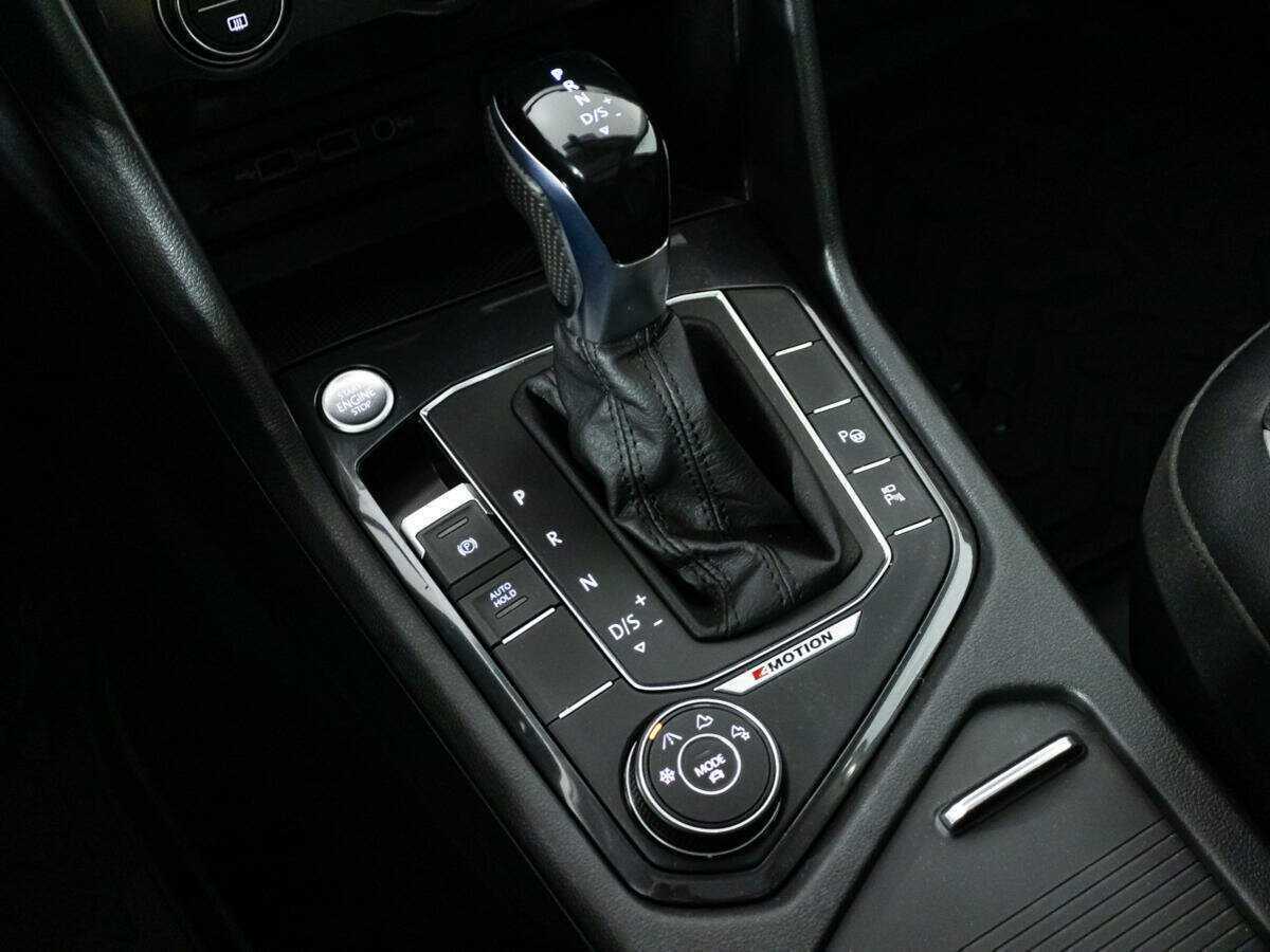 Volkswagen Tiguan, 2018 Фото №20