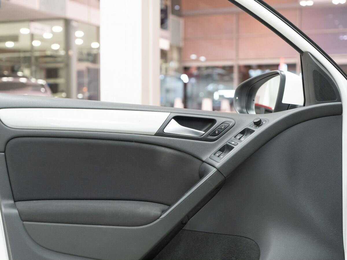 Volkswagen Golf, 2012 Фото №15