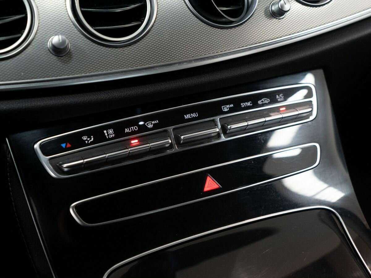 Mercedes-Benz E-Класс 200, 2017 Фото №15