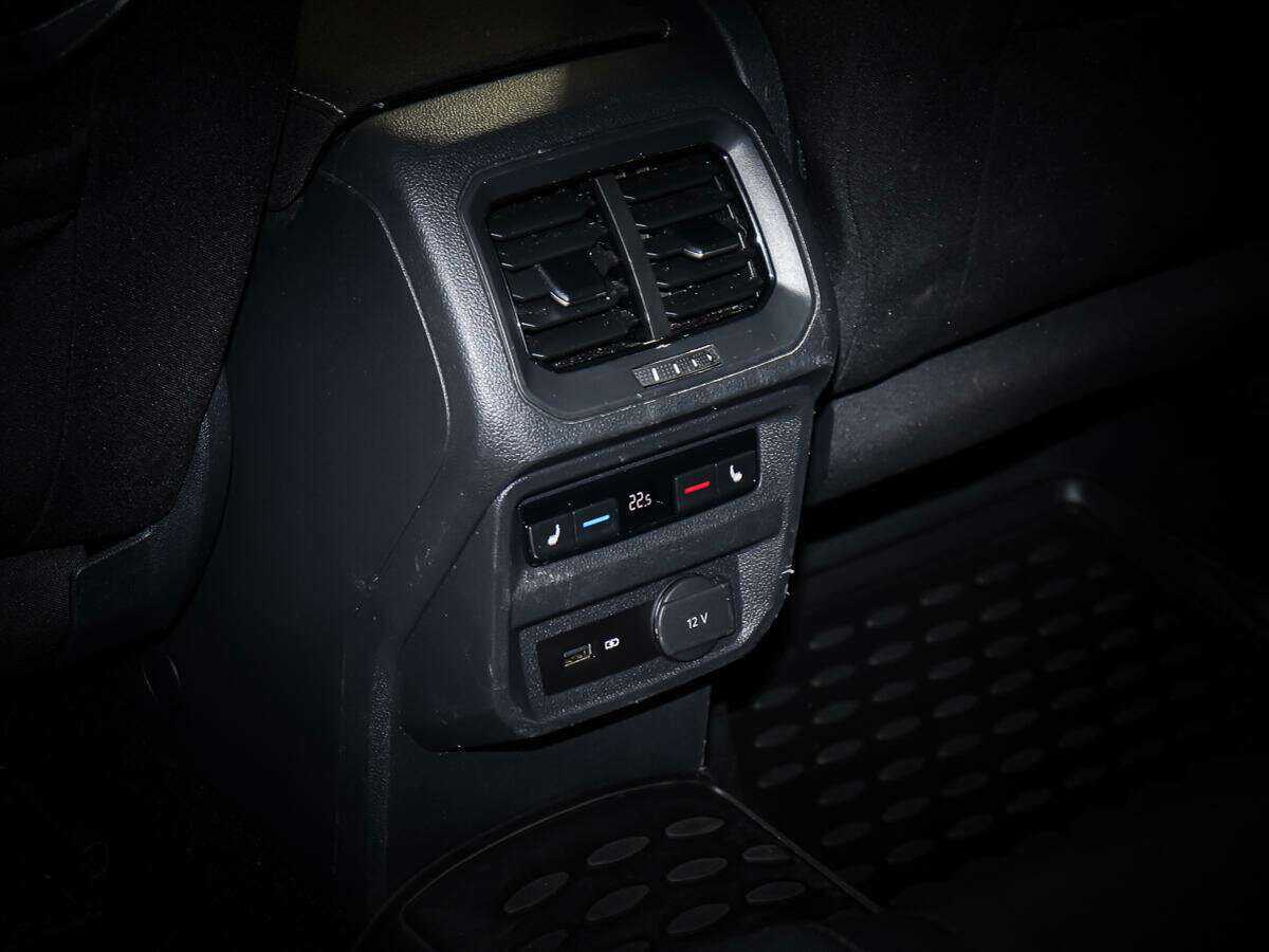 Volkswagen Tiguan, 2018 Фото №18