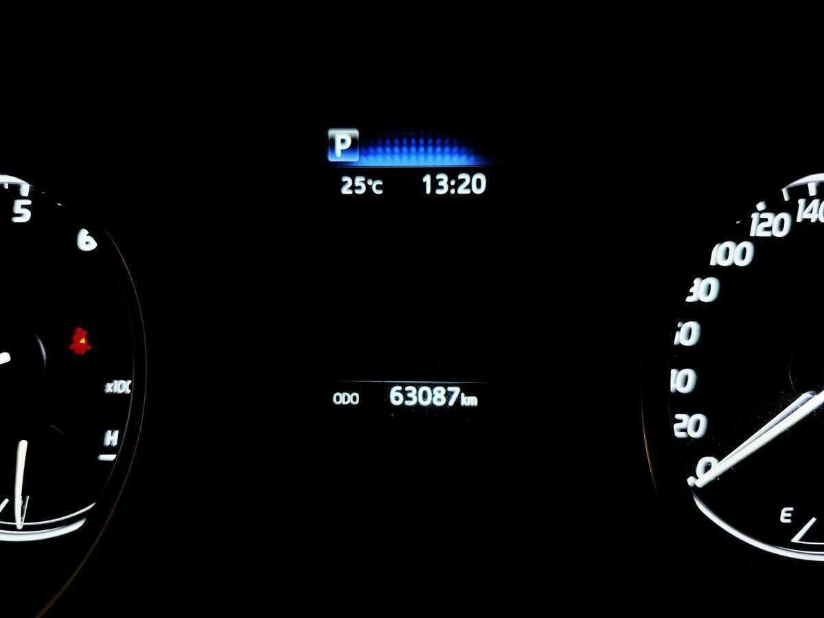 Toyota Camry, 2021 Фото №16