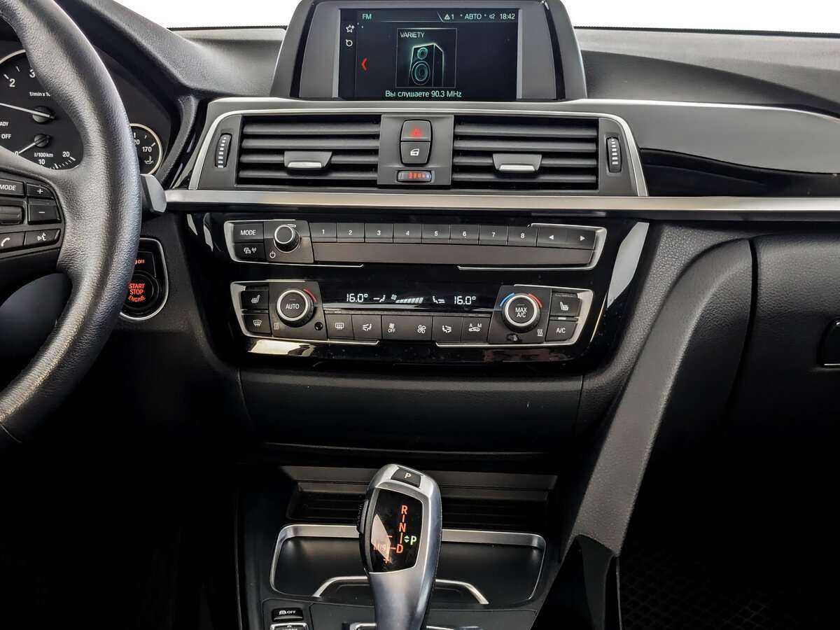 BMW 3 серии 318i, 2018 Фото №13