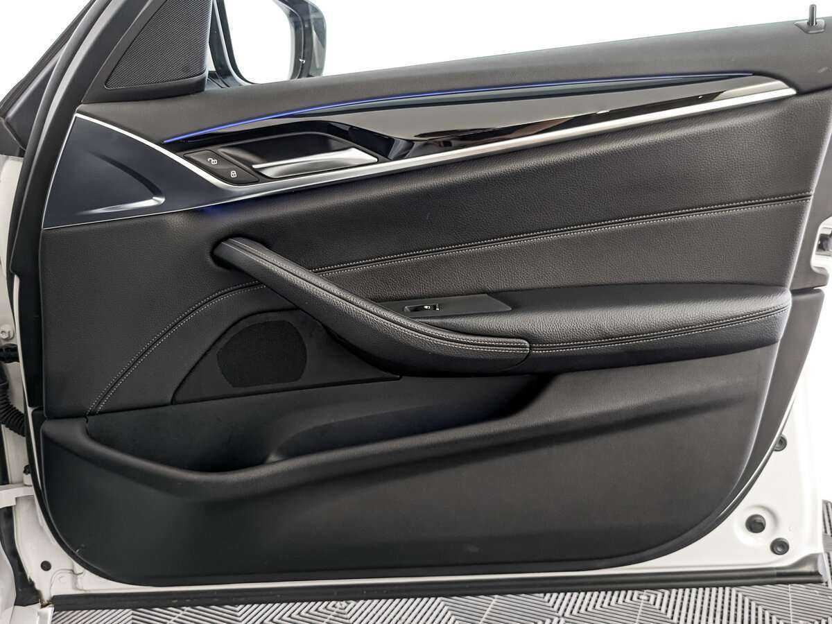 BMW 5 серии 520d, 2017 Фото №20