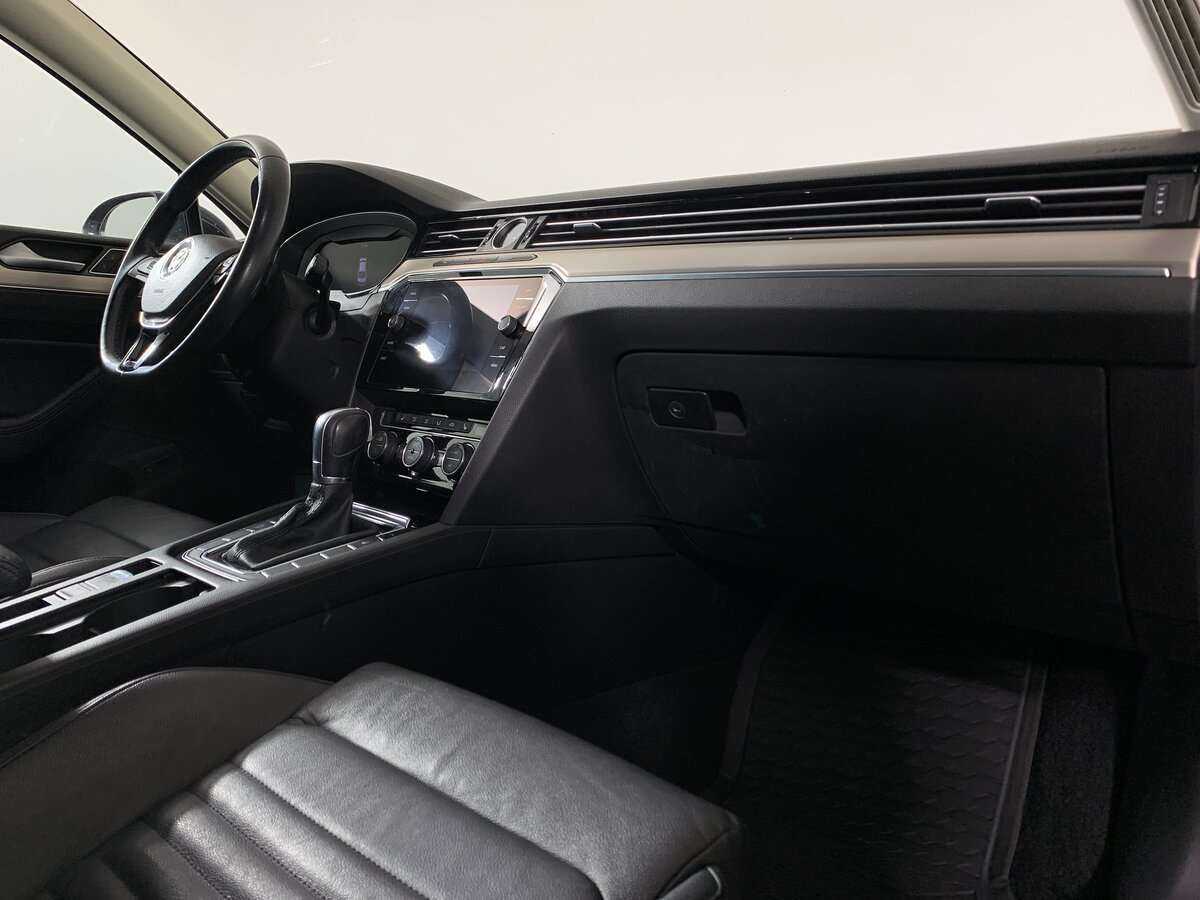 Volkswagen Passat, 2019 Фото №11