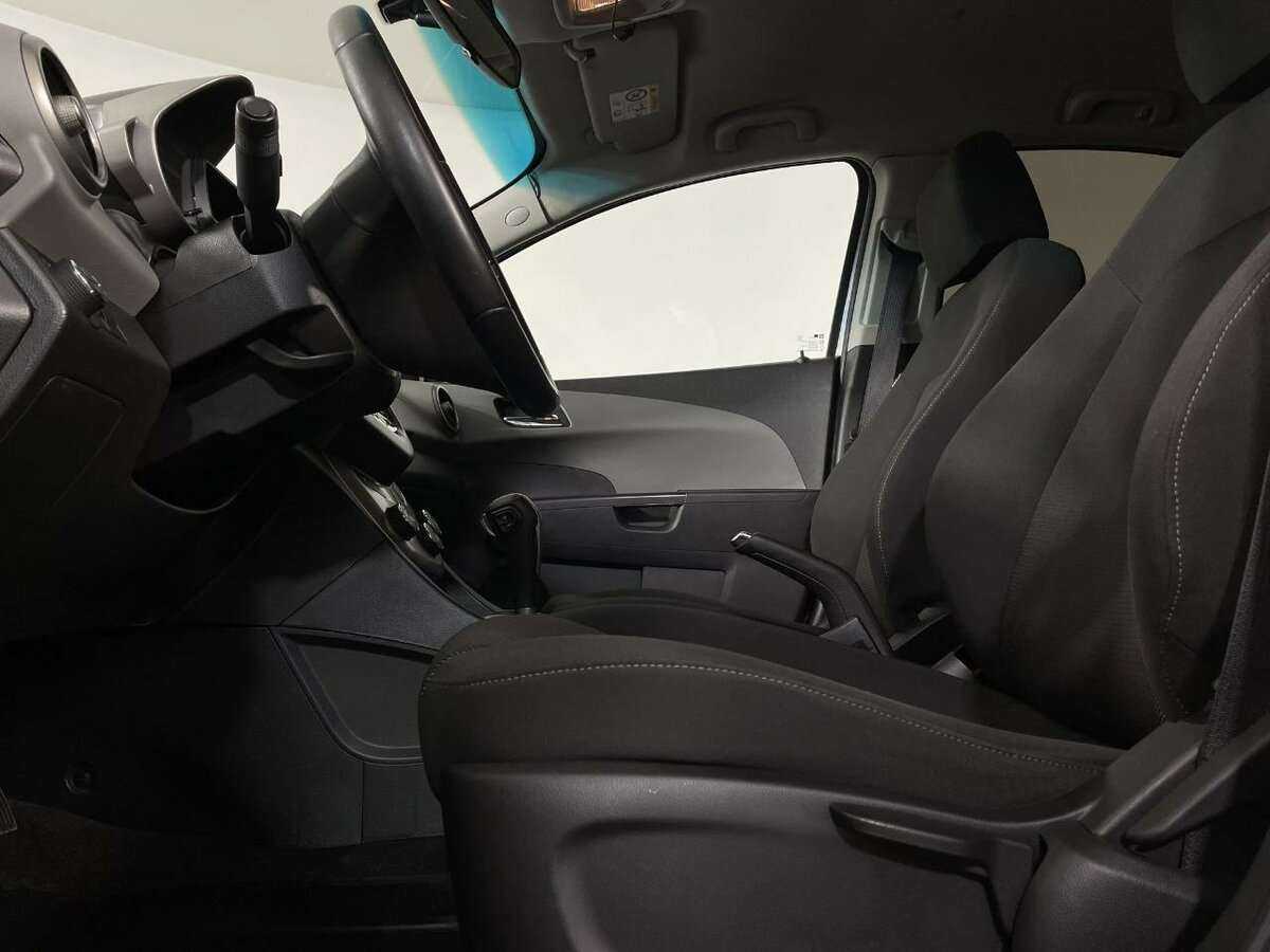 Chevrolet Aveo, 2015 Фото №8