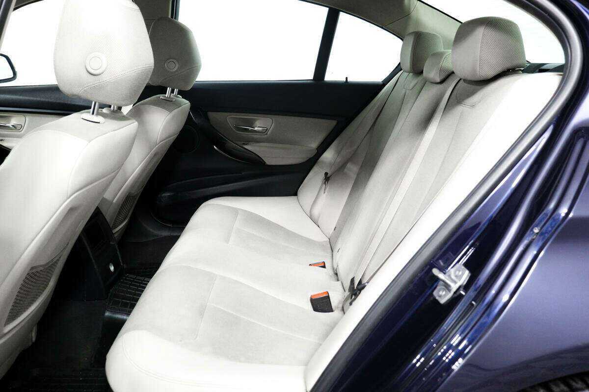 BMW 3 серии 320i, 2016 Фото №12