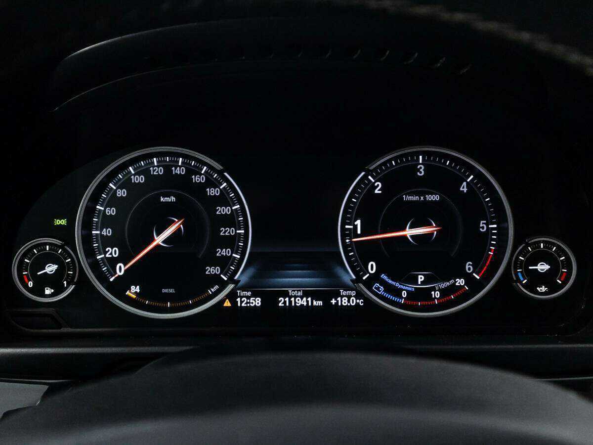 BMW 5 серии 530d xDrive, 2014 Фото №12