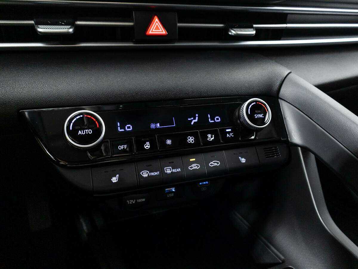 Hyundai Elantra, 2021 Фото №17