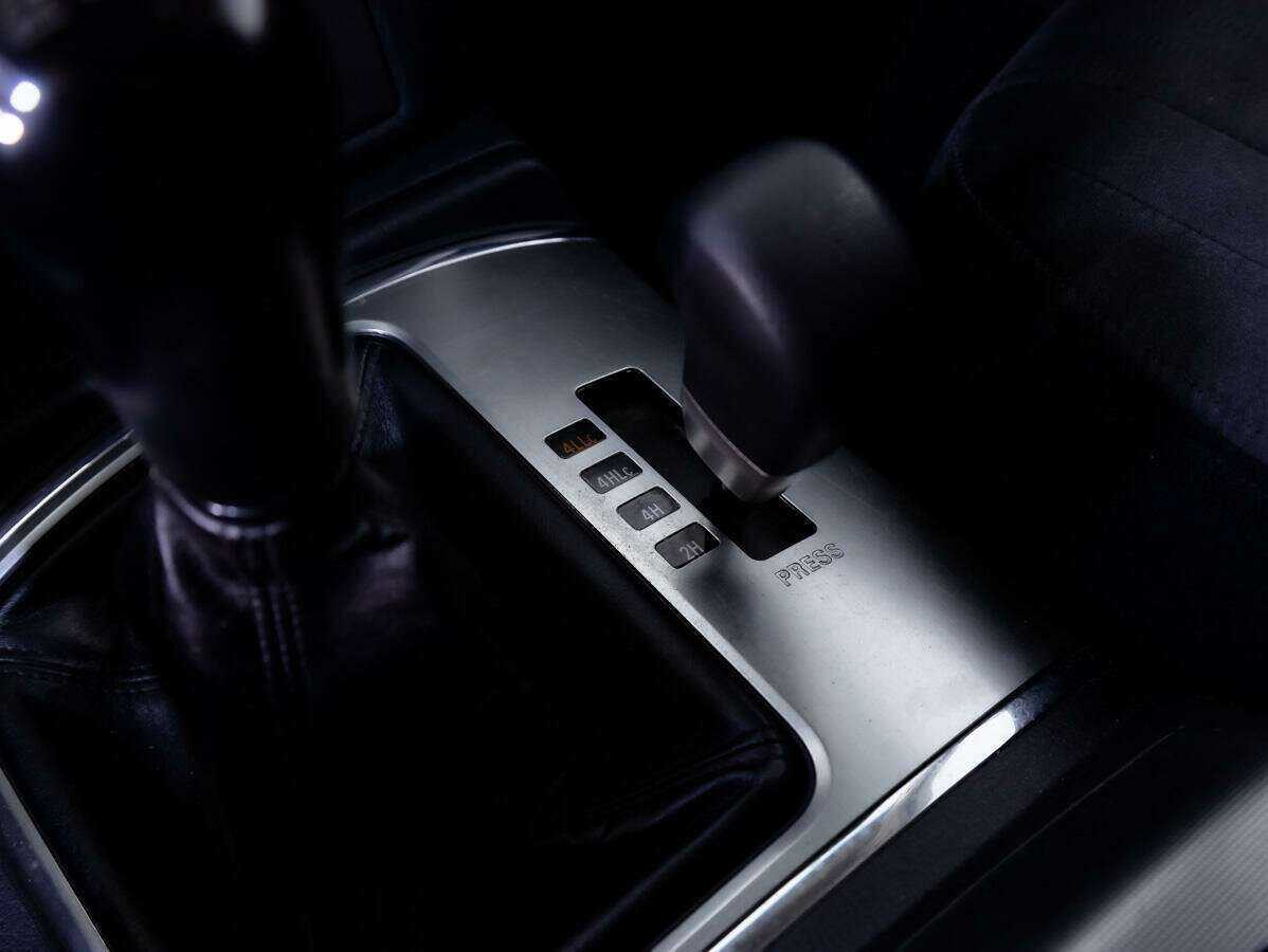 Mitsubishi Pajero, 2013 Фото №14