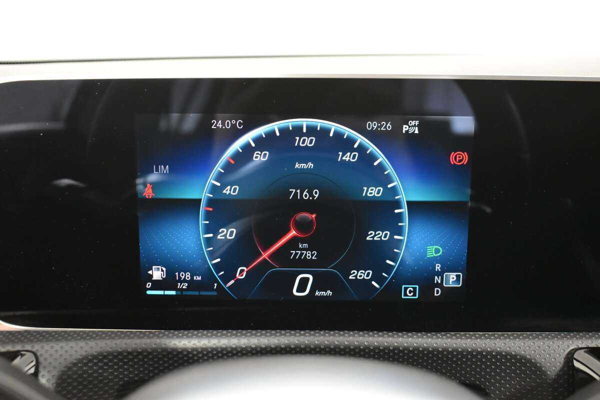 Mercedes-Benz A-Класс 200, 2018 Фото №14