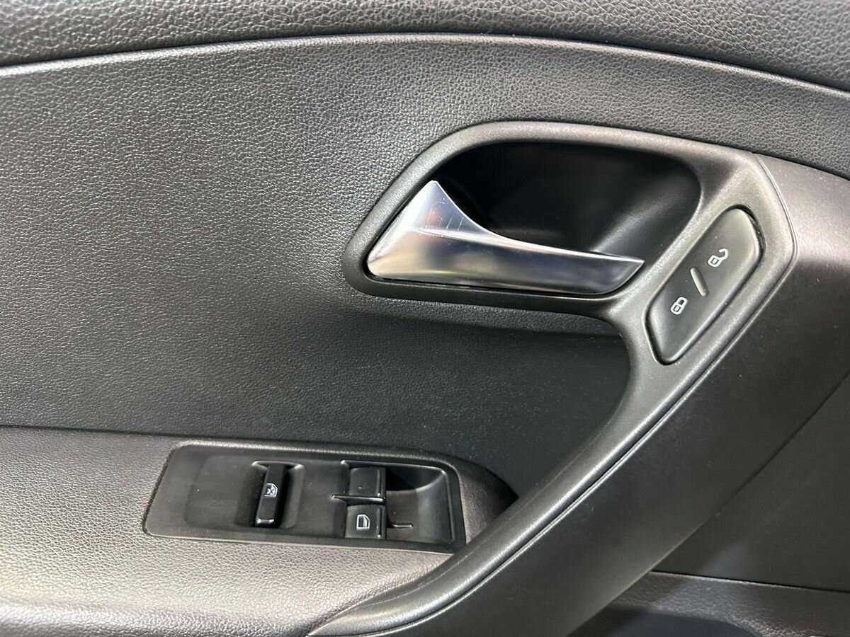Volkswagen Polo, 2019 Фото №14