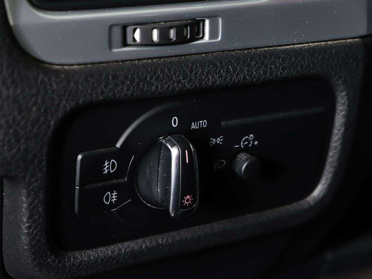 Volkswagen Touareg, 2013 Фото №19