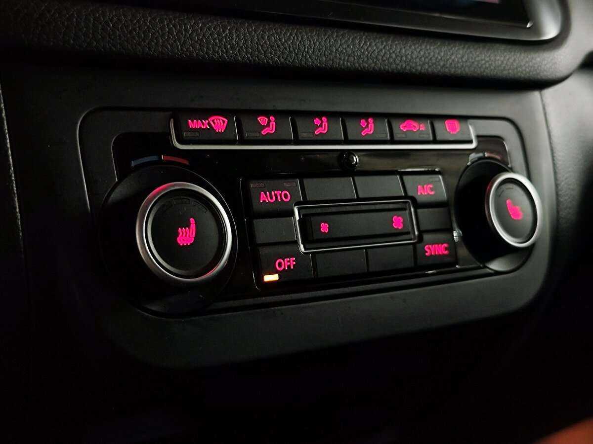 Volkswagen Tiguan, 2013 Фото №12