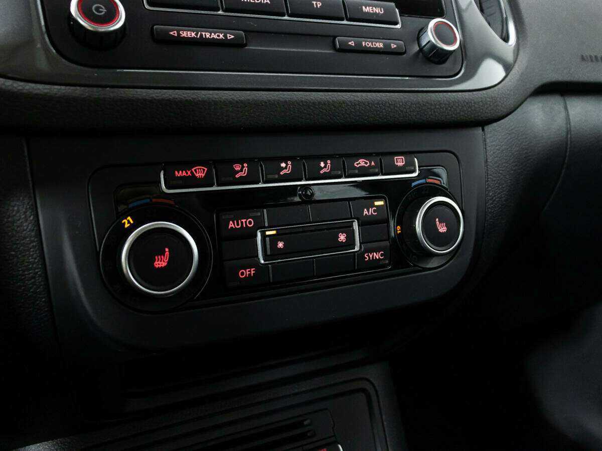 Volkswagen Tiguan, 2015 Фото №16