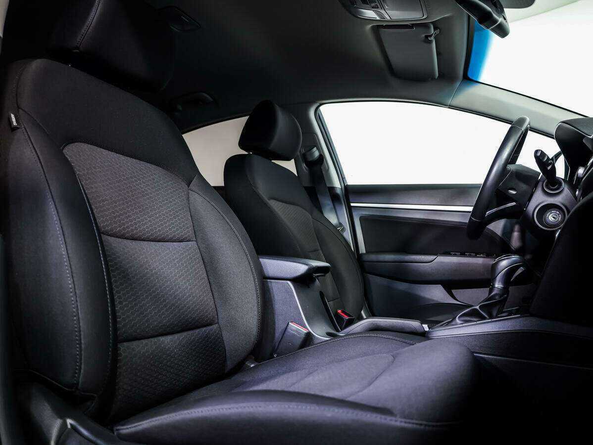 Hyundai Elantra, 2019 Фото №10