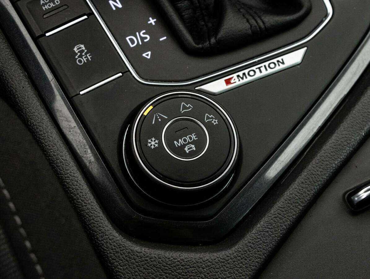 Volkswagen Tiguan, 2017 Фото №17