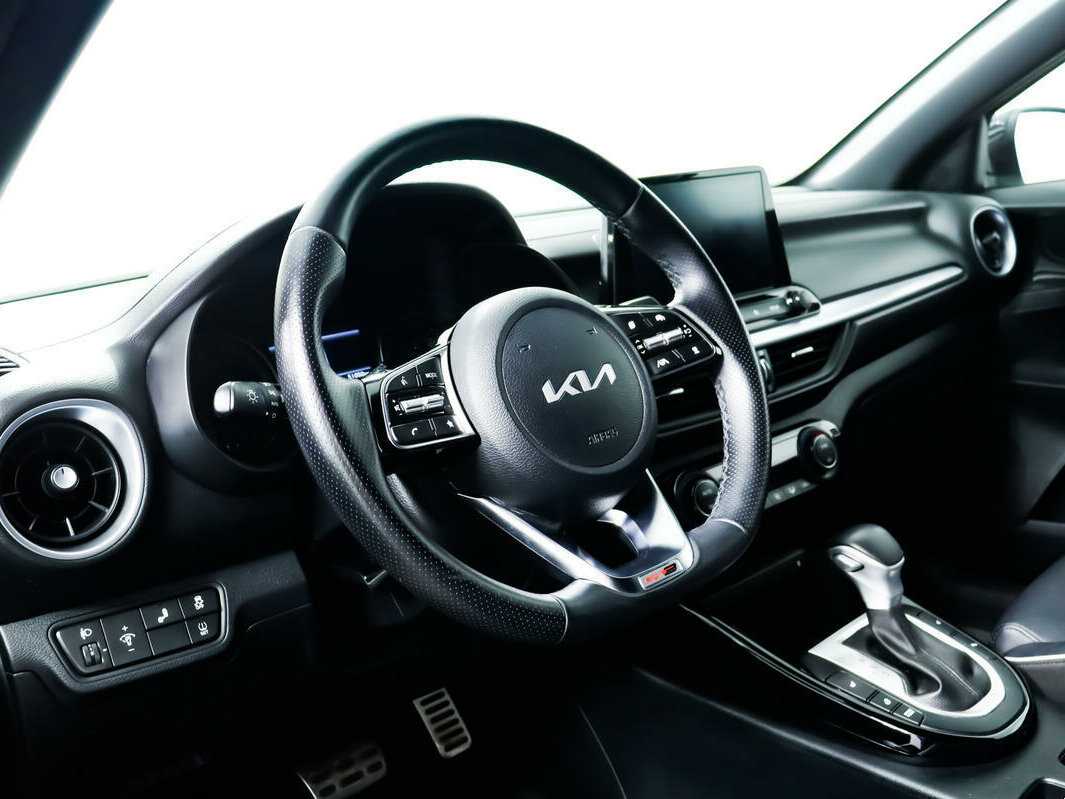 Kia Cerato, 2022 Фото №13
