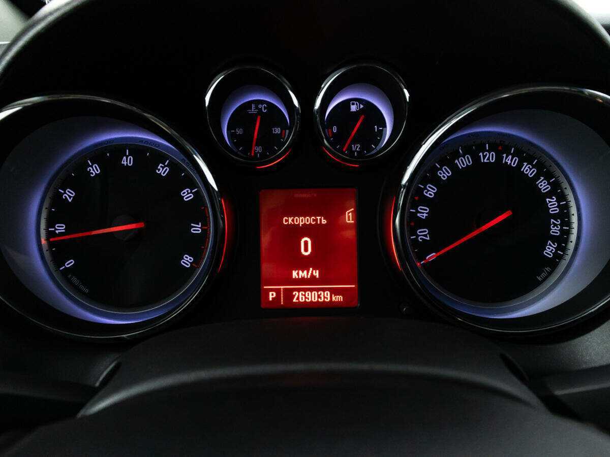 Opel Astra GTC, 2012 Фото №12