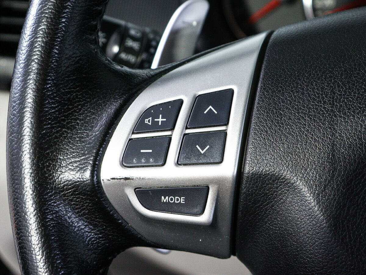 Mitsubishi Pajero Sport, 2012 Фото №14