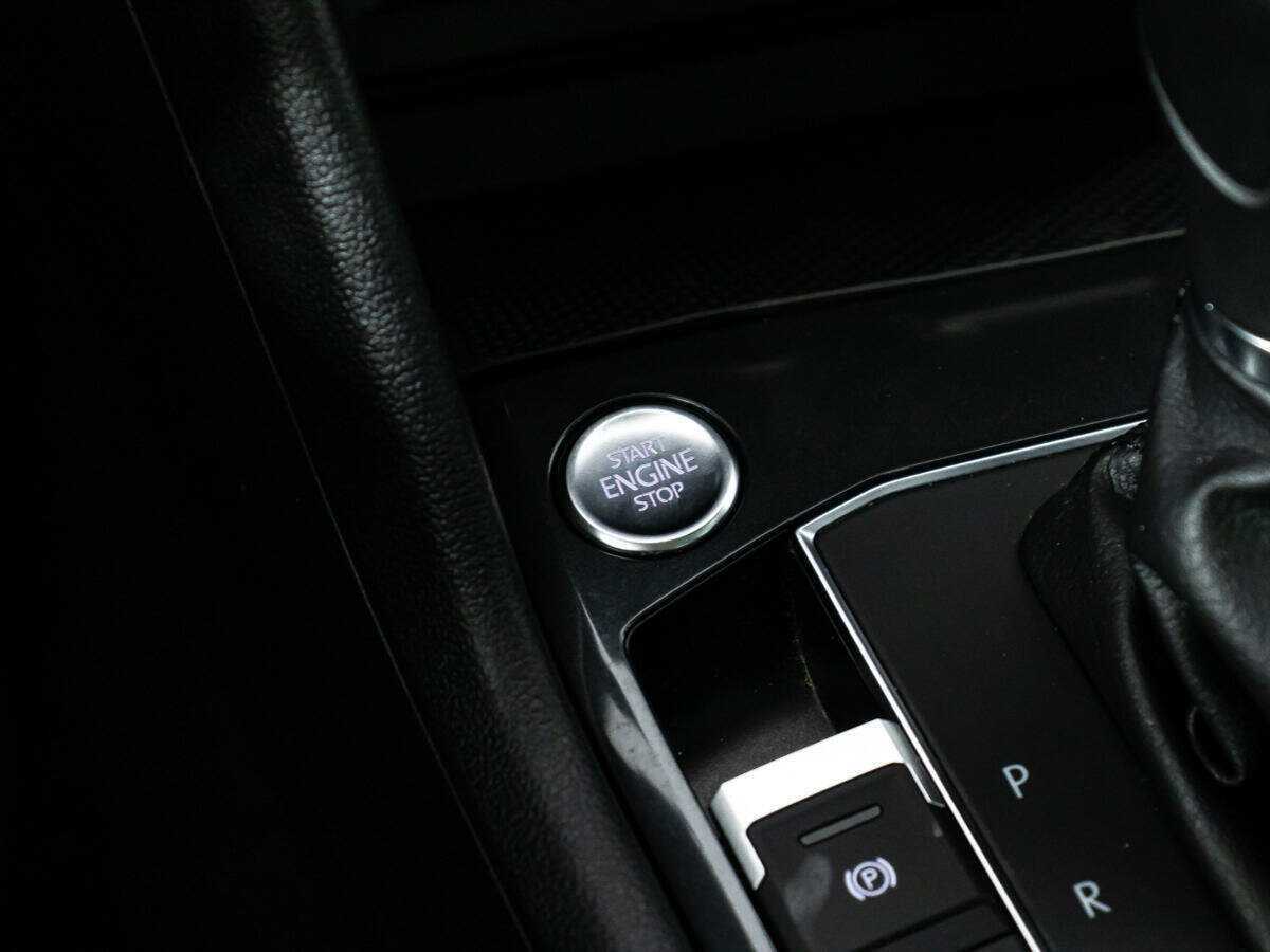 Volkswagen Tiguan, 2018 Фото №18