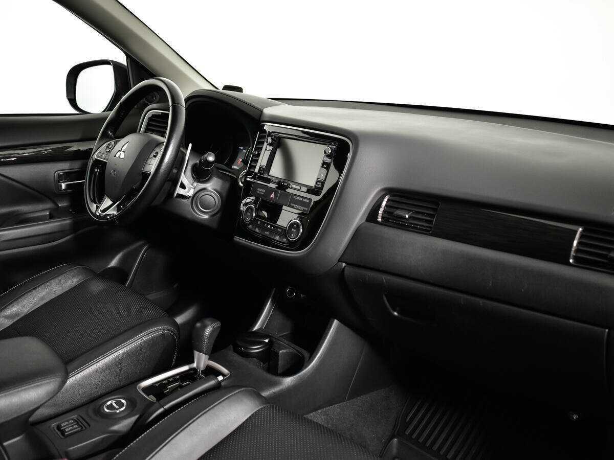 Mitsubishi Outlander, 2016 Фото №8