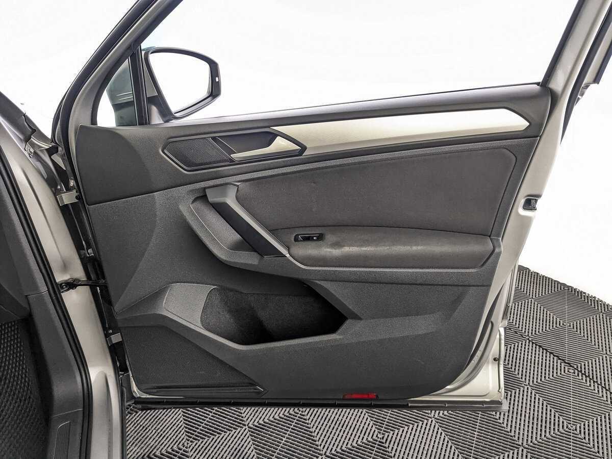 Volkswagen Tiguan, 2019 Фото №21