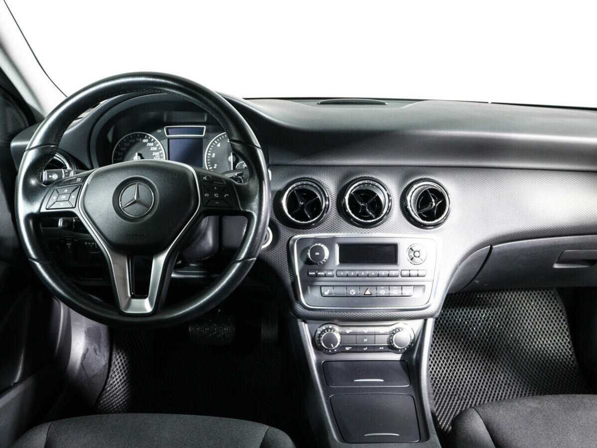 Mercedes-Benz A-Класс 180, 2015 Фото №12