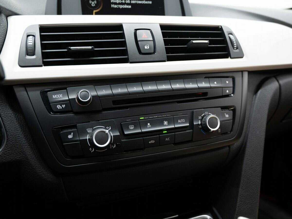 BMW 3 серии 316i, 2014 Фото №19