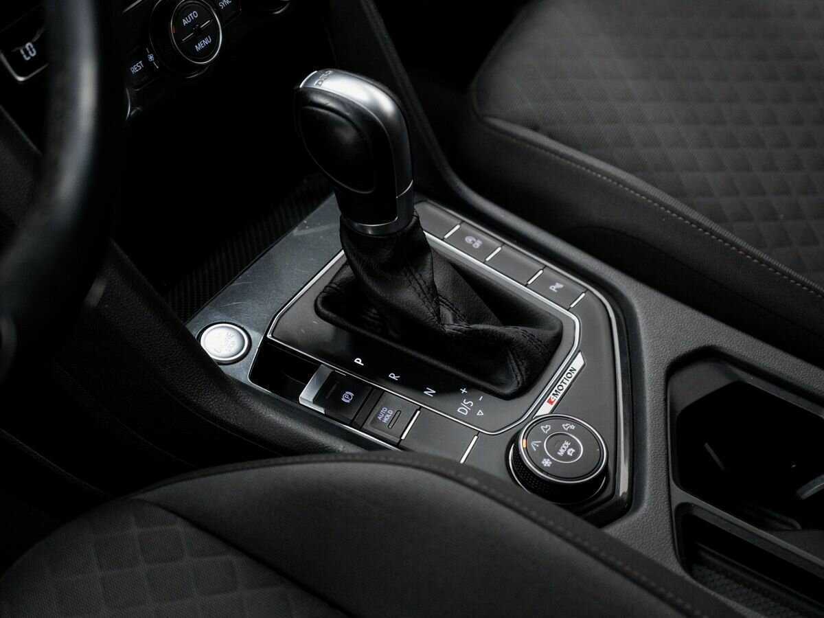 Volkswagen Tiguan, 2018 Фото №20