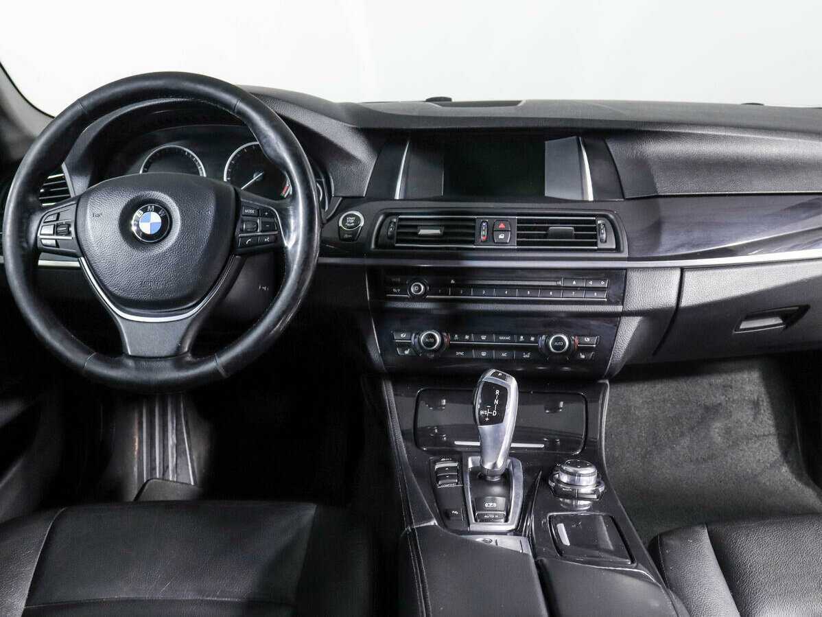 BMW 5 серии 520i, 2014 Фото №10