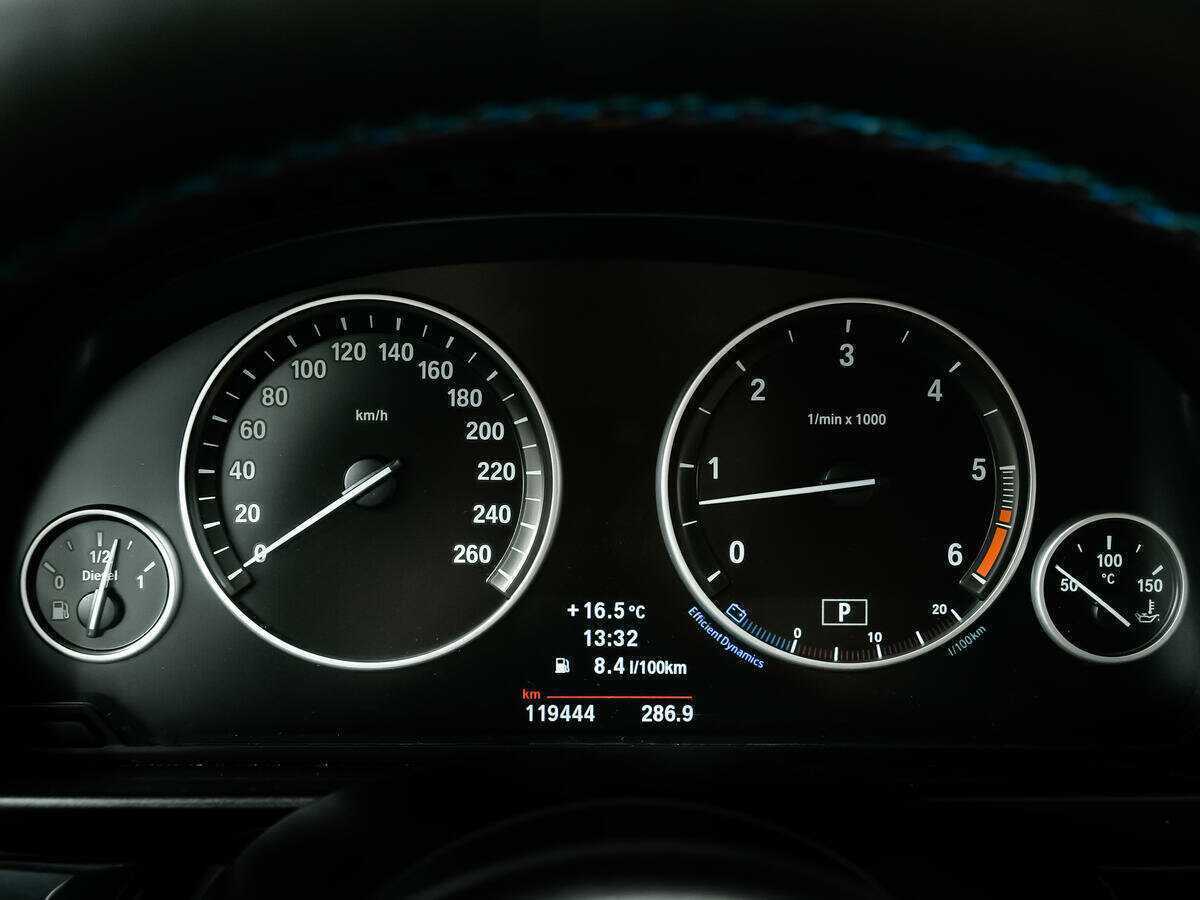 BMW 5 серии 530d xDrive, 2013 Фото №10