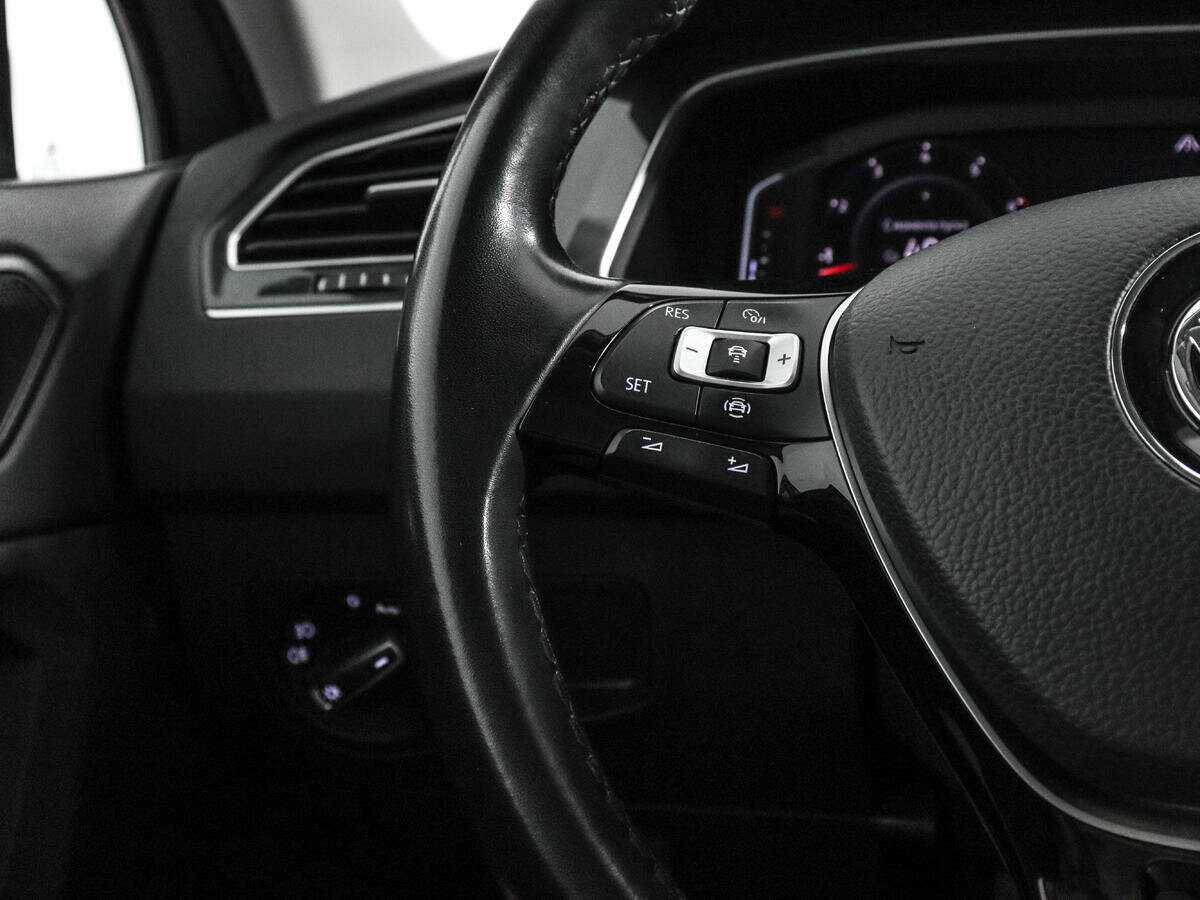 Volkswagen Tiguan, 2019 Фото №18