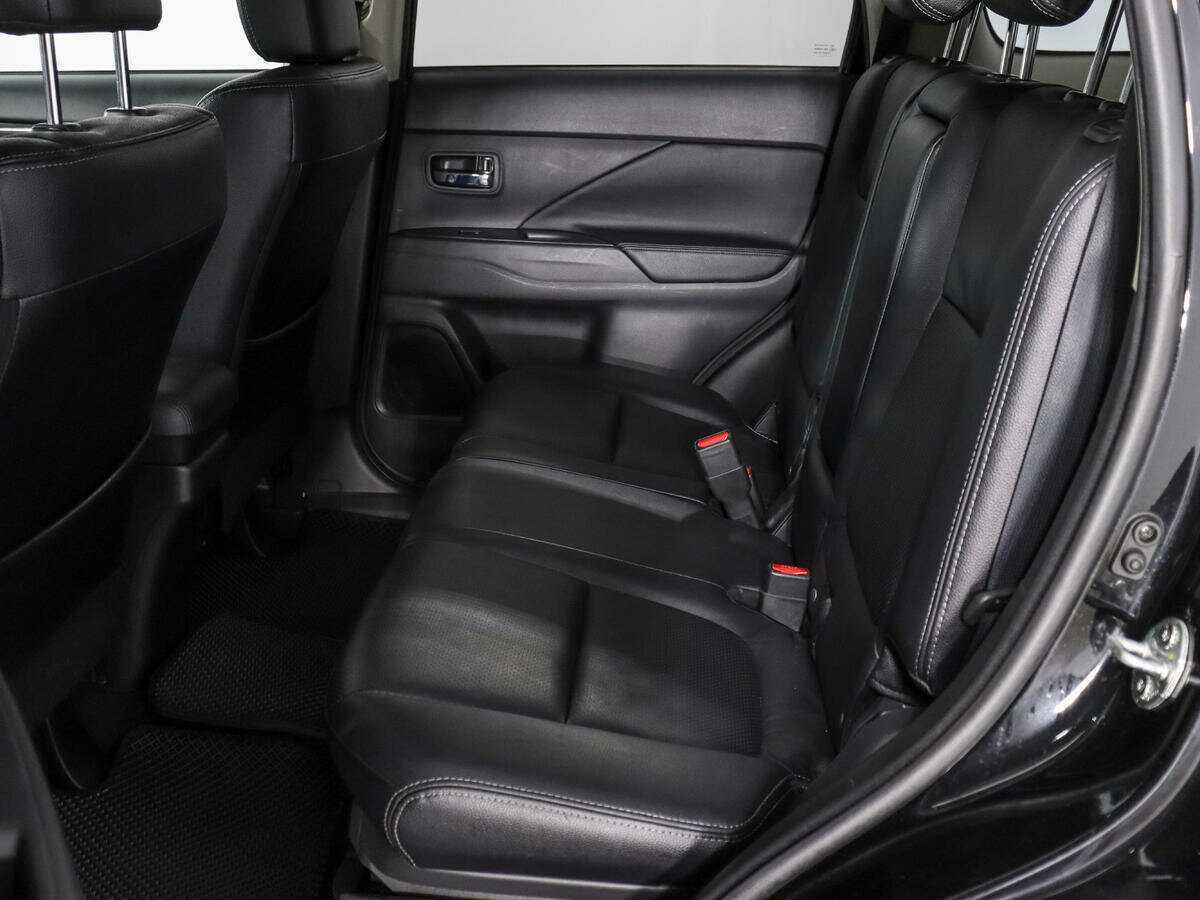 Mitsubishi Outlander, 2017 Фото №11
