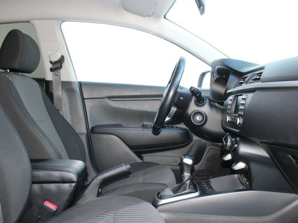 Kia Rio, 2018 Фото №9