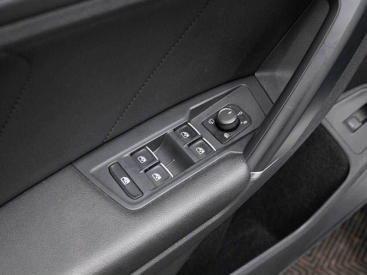 Volkswagen Tiguan, 2018 Фото №19