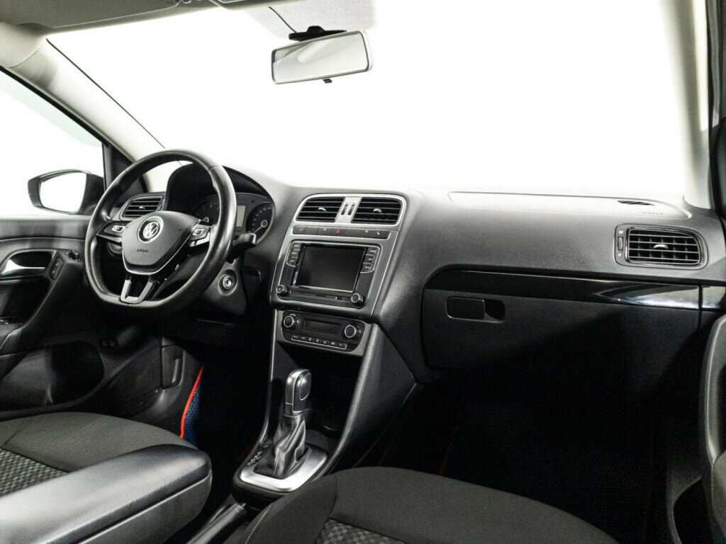 Volkswagen Polo, 2018 Фото №9