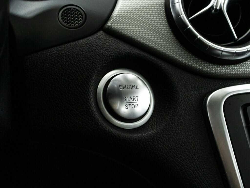 Mercedes-Benz CLA 200, 2018 Фото №16