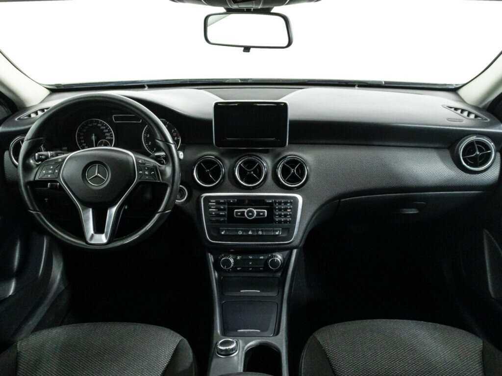 Mercedes-Benz A-Класс 180, 2015 Фото №13