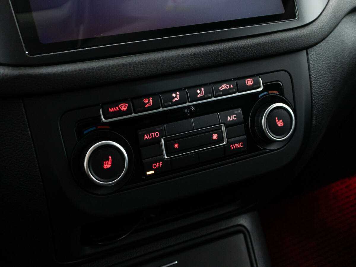 Volkswagen Tiguan, 2012 Фото №16